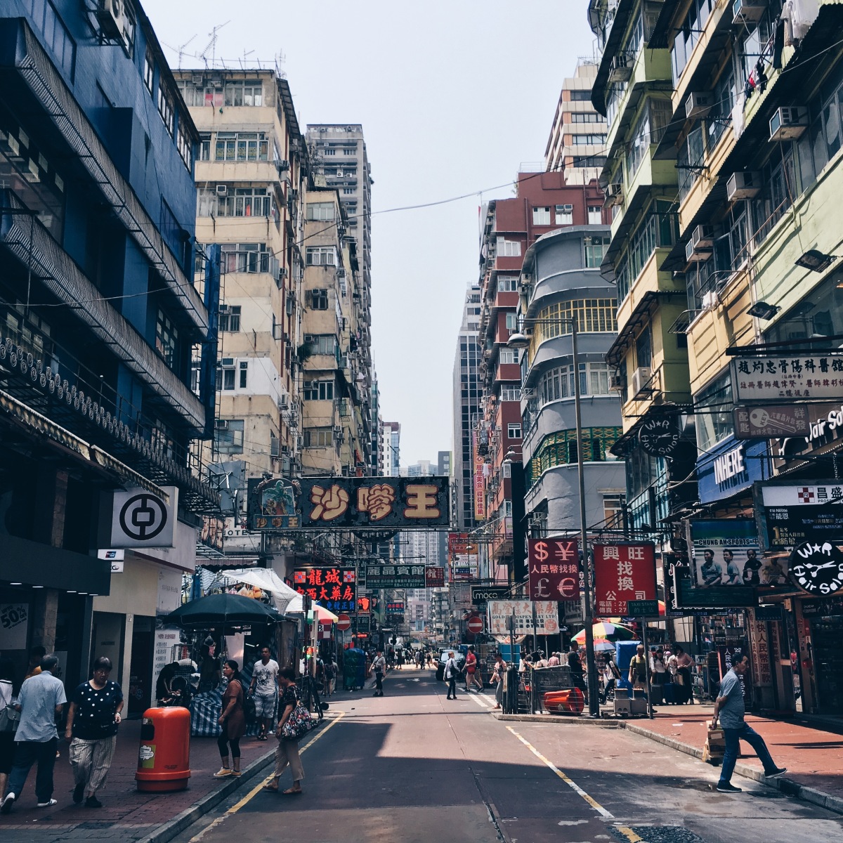 How to spend a layover in Hong Kong?