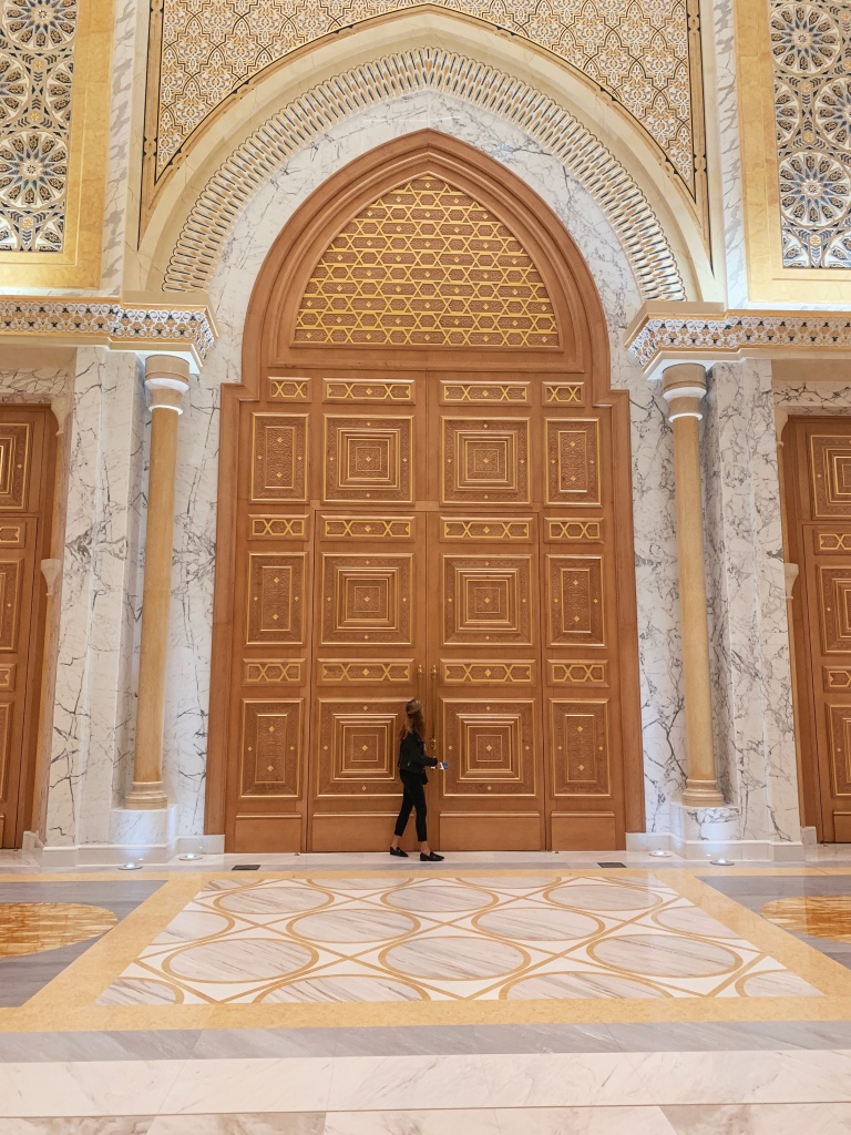 Qasr Al Wattan, presidential palace, a real attraction in Abu Dhabi 